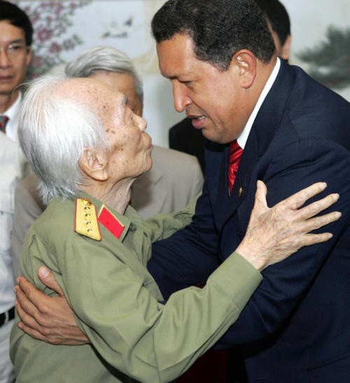 Figura de Vo Nguyen Giap, vista por fotógrafos extranjeros  - ảnh 4